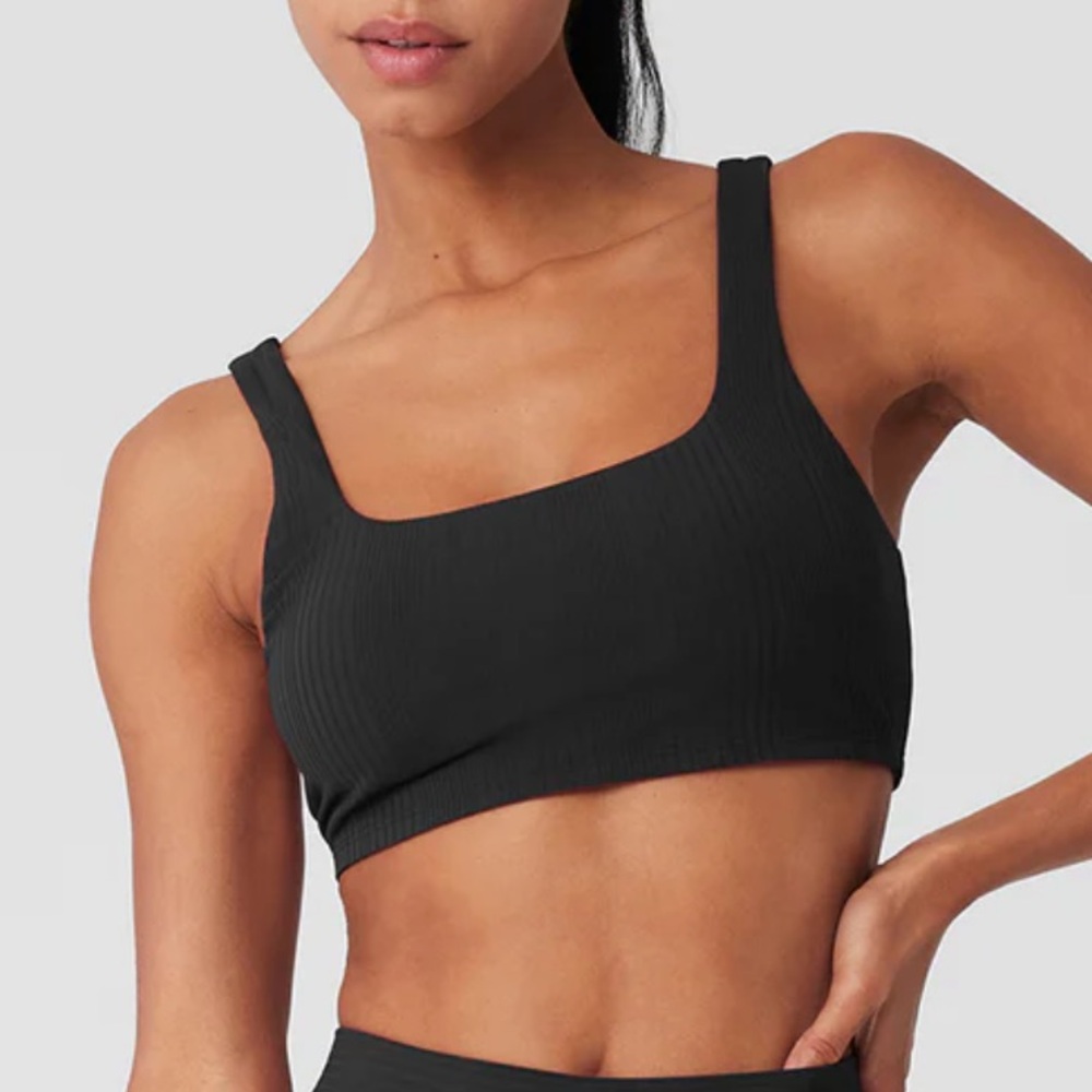 Alo Yoga Run it Back Bra in Black